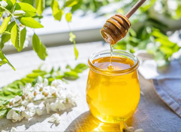 הסוד המתוק נחשף: מדוע דבש נשמר לנצח?