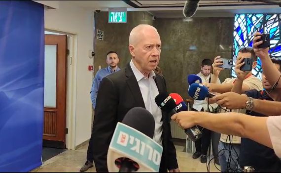 לקראת הדיון בבג"ץ | גלנט מבהיר: "נכבד כל פסיקה"