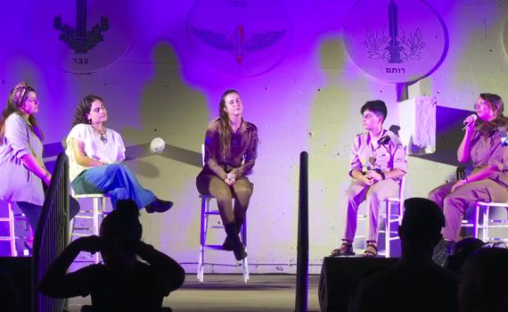 לא תפסיקו לבכות: 5 אחיות שכולות שרות לזכר אחיהן