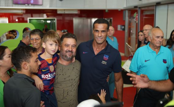 שחקני ברצלונה הגשימו לילדים החולים את החלום