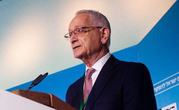 איש השנה בתקשורת: עמוס שוקן שלימד לא להתנצל