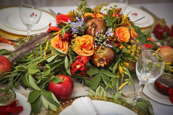 הישראלים אוכלים: 6 ליטר יין, 9 קילו דג ו-47 קילו עוף