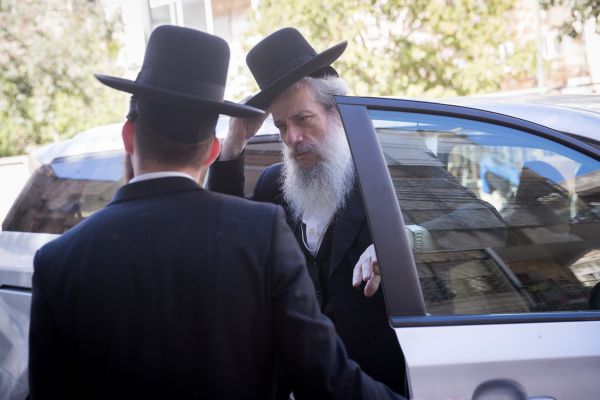 המלחמה בבני ברק: מצופפים שורות נגד בוסו