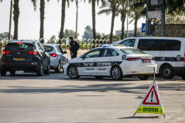 נתב"ג: צעיר שהתפשט בטרמינל נעצר והועבר לאבחון