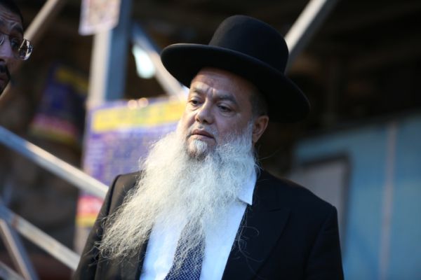 צפו: כך הרב יגאל כהן הגיב לפטירת נכדתו