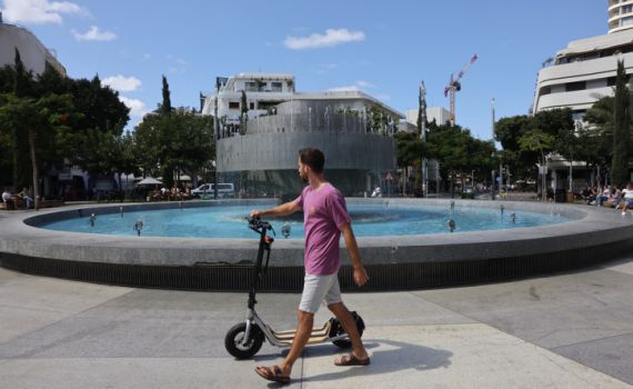 שונאי היהדות ונושפי הזמבורות הם מיעוט