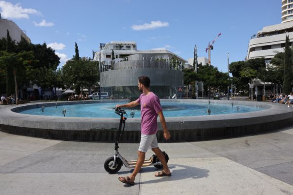 שונאי היהדות ונושפי הזמבורות הם מיעוט