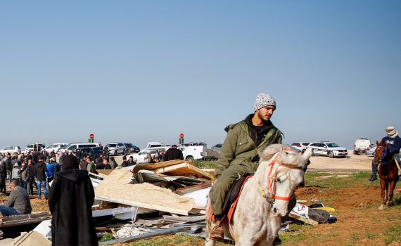 רהט: בן 9 נפצע קשה כתוצאה מנפילה מחמור
