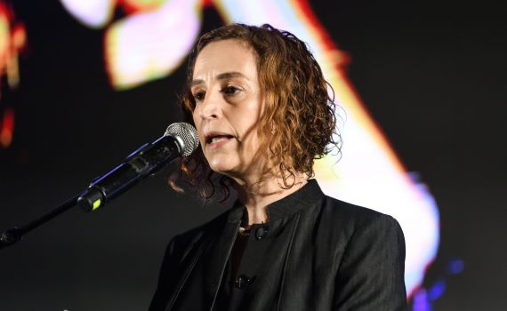 הצביעות של מובילת המחאה עינת גז