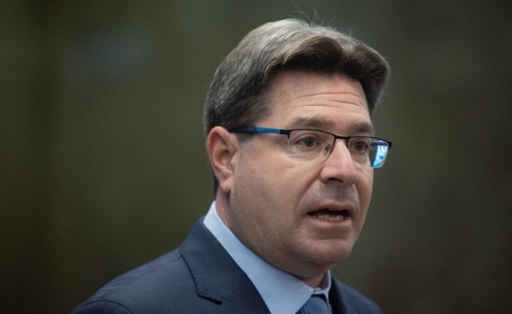 אקוניס נגד הח"כ החרדי: "דברי בלע; חזור בך מיד"