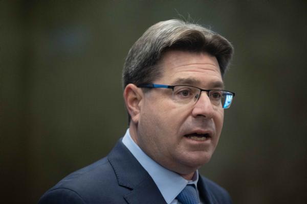 אקוניס נגד הח"כ החרדי: "דברי בלע; חזור בך מיד"