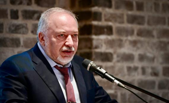 ליברמן: "שיא השיאים, לאן עוד אפשר לרדת?"