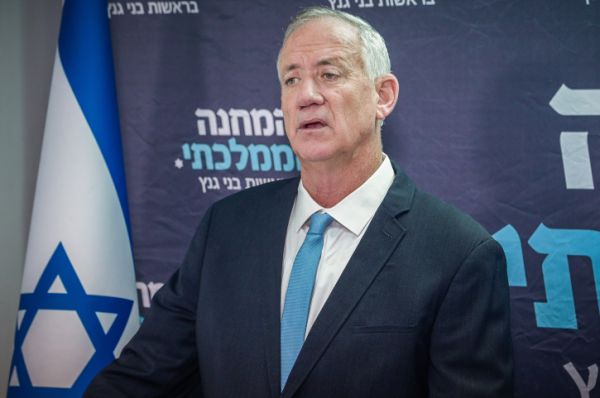 בדרך לממשלה? גנץ ערך דיון בסיעה; זו המסקנה