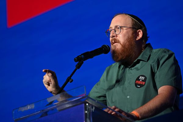 איש התקשורת הימני: אני מצדיע לכוח קפלן