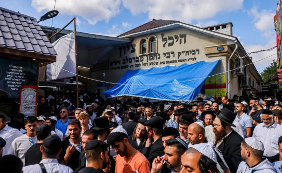 סוכות נגד המימון של אומן: "פרוטקשן למדינות אחרות"