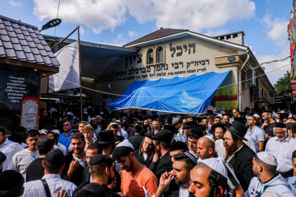 סוכות נגד המימון של אומן: "פרוטקשן למדינות אחרות"