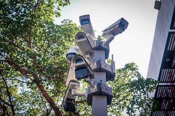 בעלי מצלמות ביתיות? כך תמנעו מהאויב לפרוץ אליהן