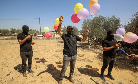 גם הערב: עימותים על גדר הרצועה, שריפה בכפר עזה
