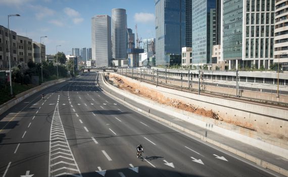 נהגים שימו לב: שינויים בהסדרי התנועה בנתיבי איילון