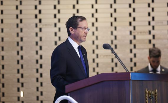 הרצוג: "החות'ים חצו קו אדום בים האדום"