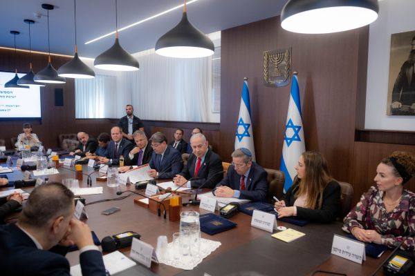 סוער בממשלה: "מסכנים את התושבים; טעות נוראית"