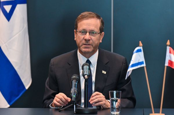 הרצוג: "המציאות מחייבת להגיע להסכמות"