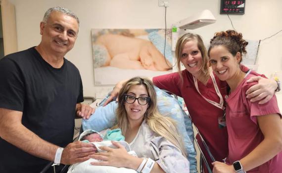 "סגירת מעגל": ברוך בן יגאל בתמונה ראשונה עם התינוק