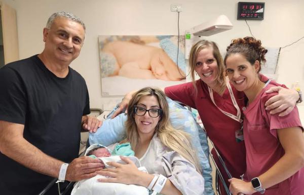 "סגירת מעגל": ברוך בן יגאל בתמונה ראשונה עם התינוק