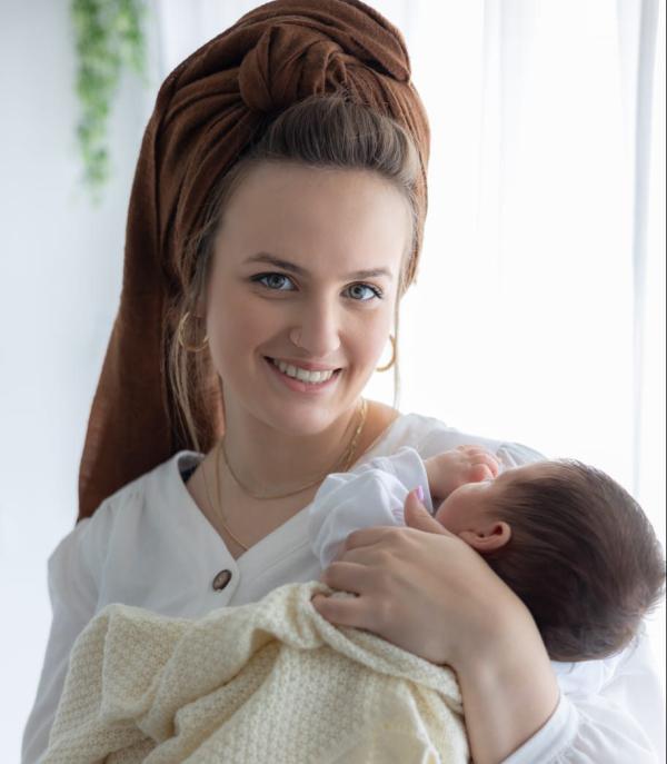 גאולה, אימהות ורווקות: הזמרת אוריה בסינגל חדש