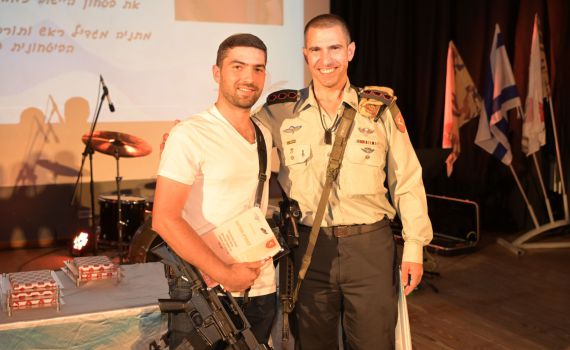 בוגרי ישיבת ההסדר קיבלו אות רבש"צ מצטיין חטיבתי