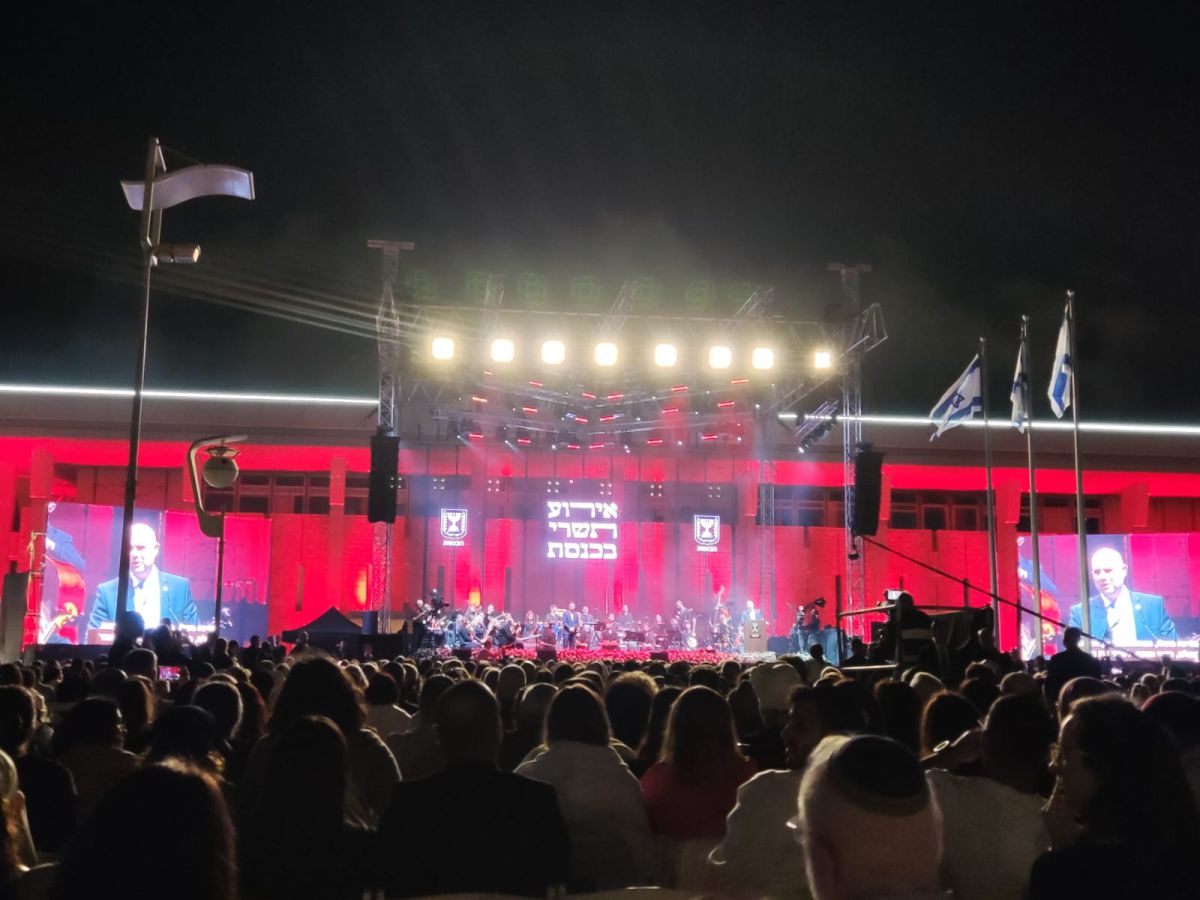 לראשונה: מופע סליחות ברחבת הכנסת | שידור חי