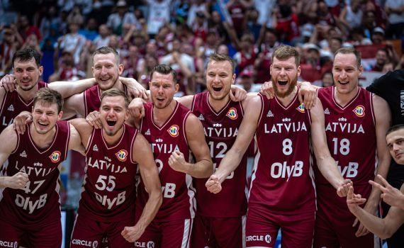 דרמה במונדובאסקט: אלופת העולם המכהנת הודחה