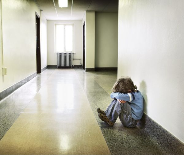 "נערי ניקל": ככה זה כשאתה עם צבע עור שונה | ביקורת ספרים