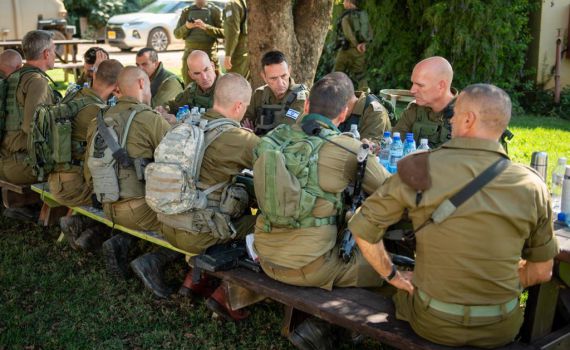 מפקדים במכתב לרמטכ"ל: "למה אחמד כן וזיו לא?"