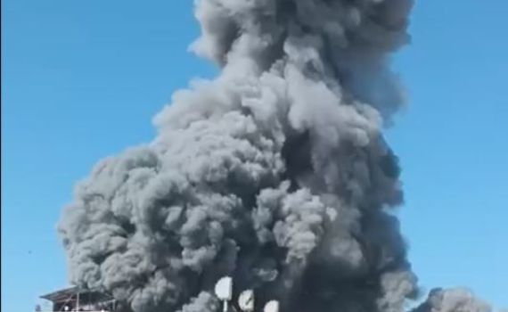 הרוגים ופצועים בתקיפה: פטריית עשן מעל חאן יונס