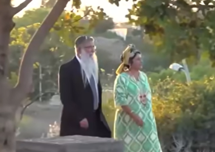 הזוגיות הלא שגרתית של הדיין והמטפלת הסרוגים