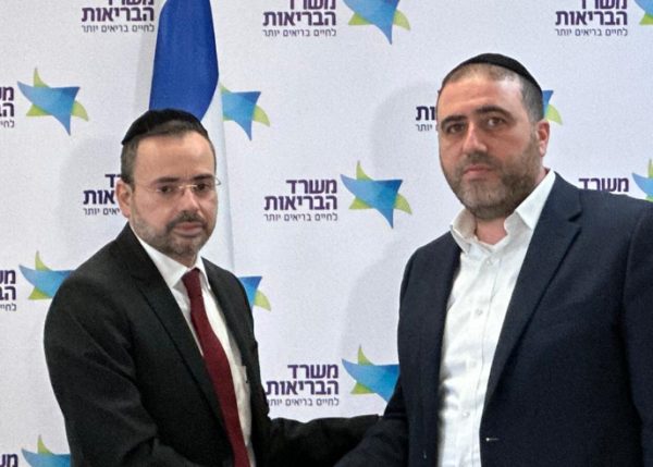 השר משה ארבל: עוזב בגרון חנוק ובעיניים דומעות