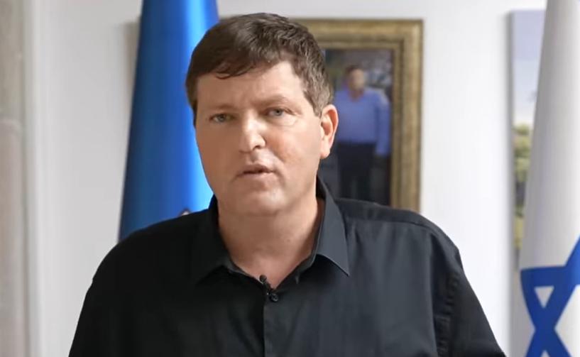 ראש עיריית פ"ת: זה האיש שעומד מאחורי צילום הבניינים