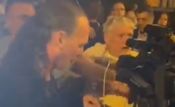 אבישי בן חיים הותקף פיזית על ידי משפחות החטופים. צפו