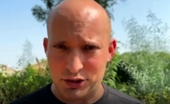 בנט התפוצץ על המגישה: 'אין לך מוסר; תתביישו'. צפו