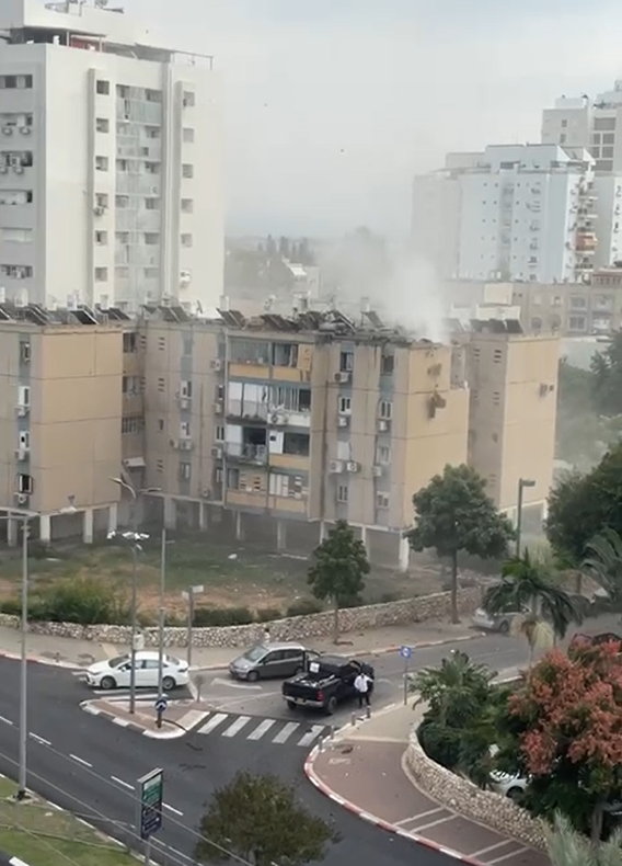 מטח חזק מאד לערים באזור המרכז, ארבעה פצועים בת"א