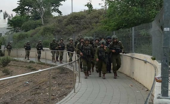 דיווח: חילופי אש כבדים עם מחבלים בקיבוץ זיקים