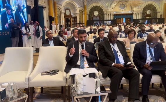 צפו: שלמה קרעי מברך בערבית בנאומו בסעודיה