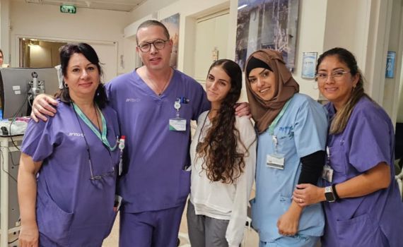 החיילת שנפצעה קשה בקרב על הבסיס שוחררה מסורוקה