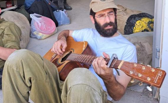 צוף אשחר, אלמנתו של הרב נערן אשחר הי"ד, התארסה הערב