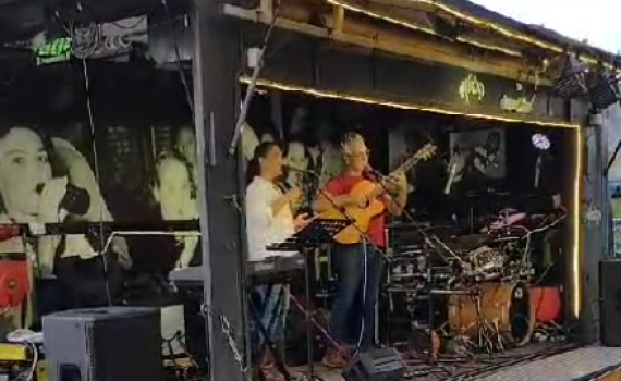 צפו: אחינועם ניני מופיעה בפני חיילים