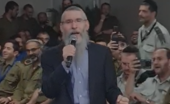 מברוקלין באהבה: פריד הגיע לישראל ושימח חיילים | צפו