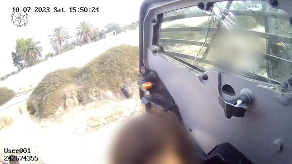 צפו: לוחמי מג"ב חיסלו מחבלים וחילצו אזרחים