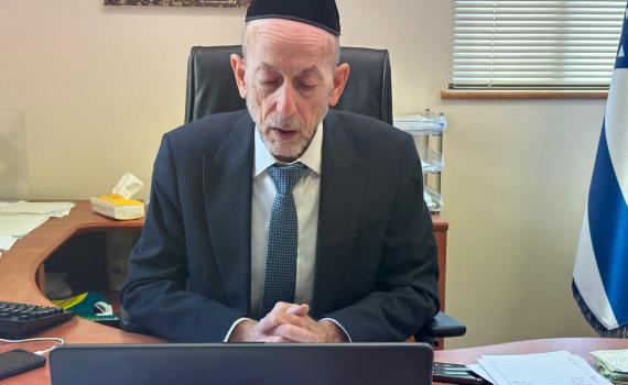 ניצול שואה נרצח ו-580 ניצולים פונו מבתיהם