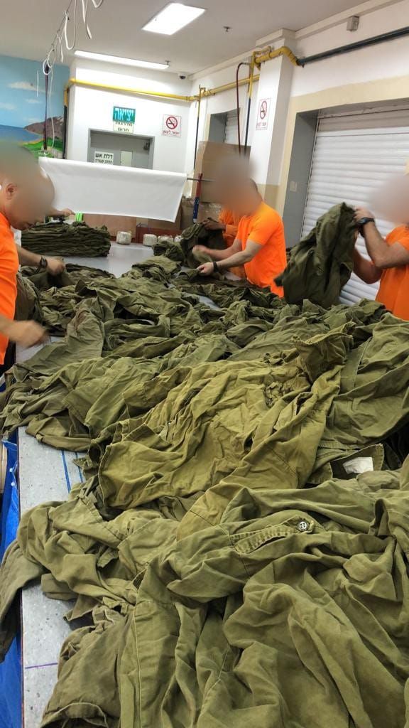 האסירים הפליליים מסייעים לצה"ל מתוך הכלא